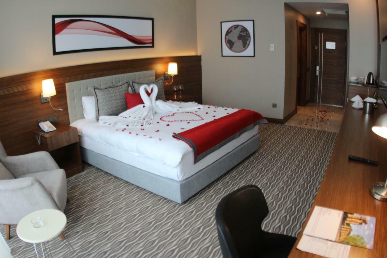 Hotel Ramada By Wyndham Nigde Extérieur photo