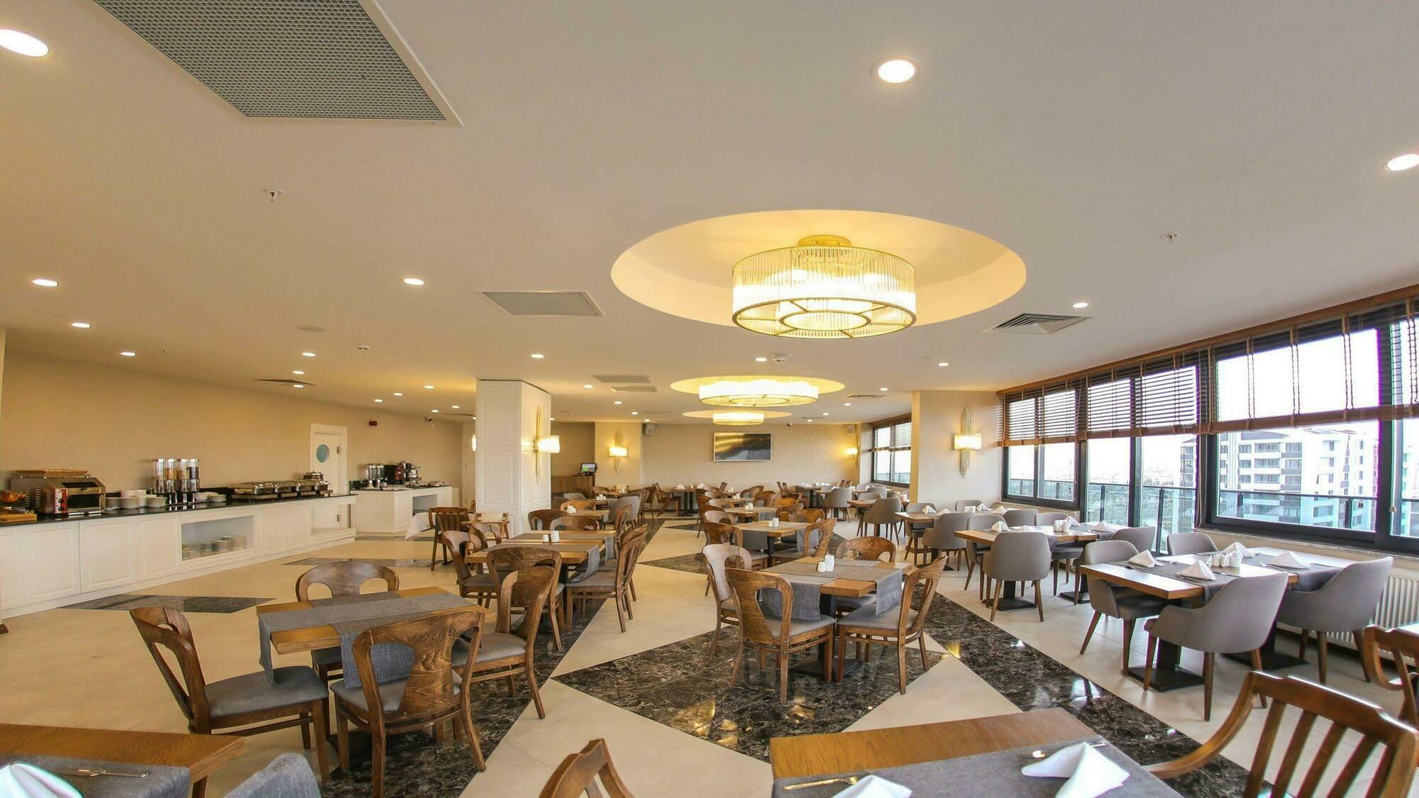 Hotel Ramada By Wyndham Nigde Extérieur photo