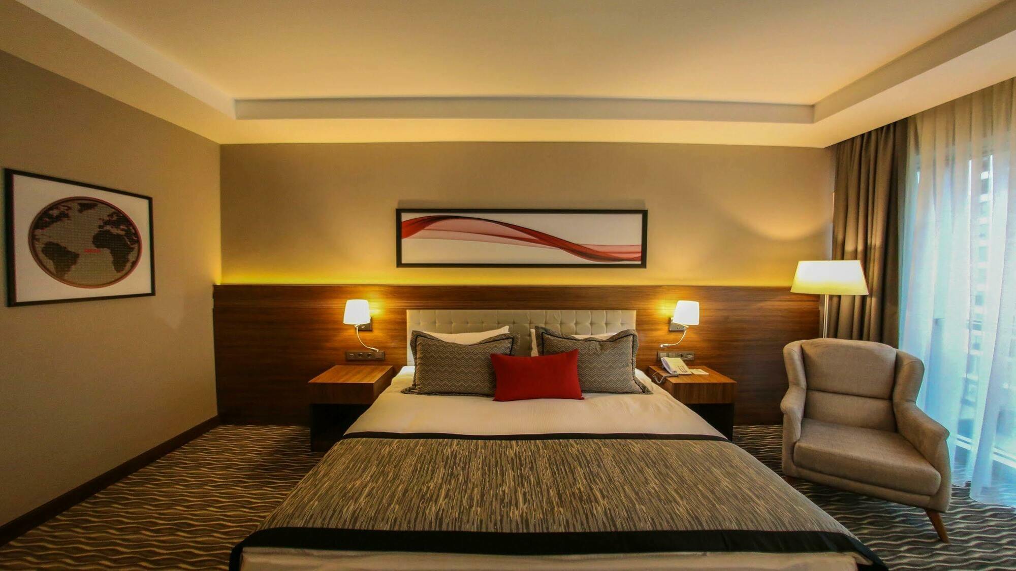 Hotel Ramada By Wyndham Nigde Extérieur photo