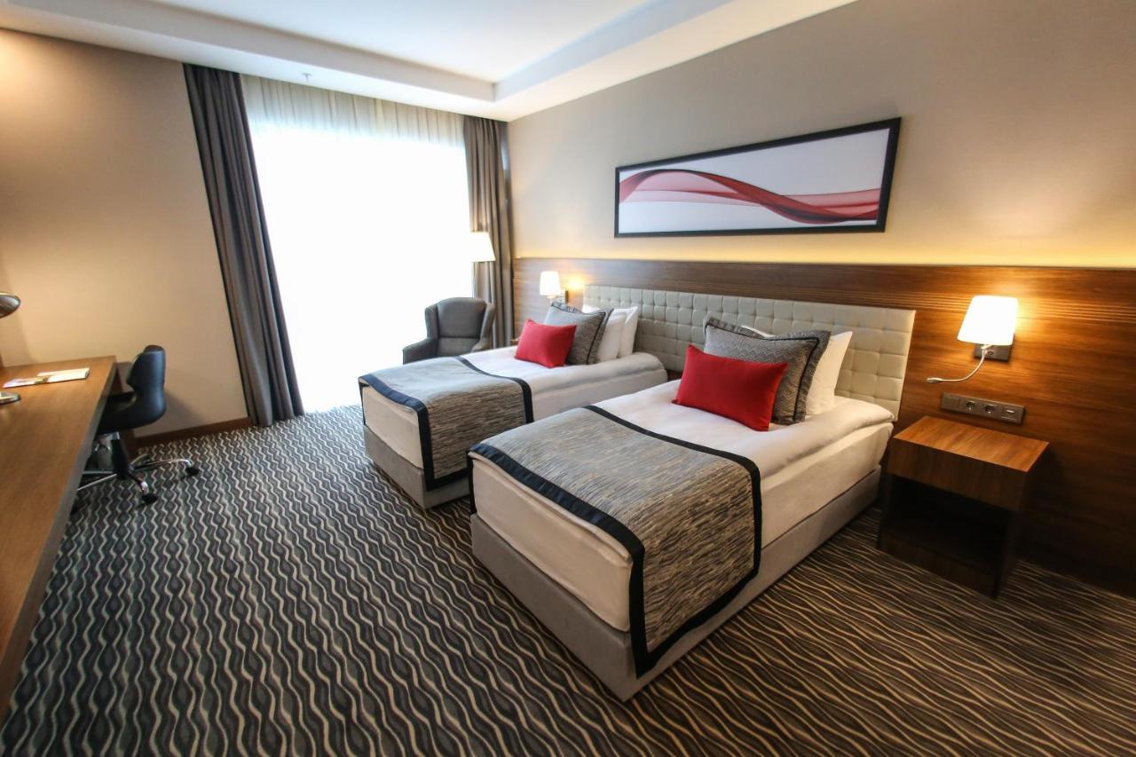 Hotel Ramada By Wyndham Nigde Extérieur photo